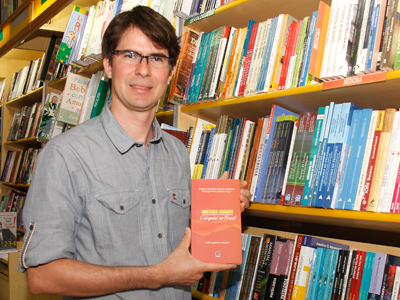 Cirurgião-dentista lança o livro Anatomia Humana na Livraria Saraíva do Midway Mall