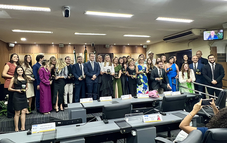 Câmara de Vereadores de Natal homenageia 27 dentistas com a Comenda Dr. Clemente Galvão Neto 