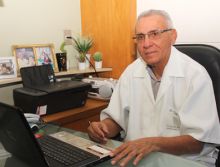 Givaldo Soares e os Cem anos da Odontologia Potiguar na livraria Saraiva do Midway Mall