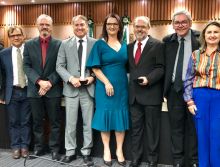 Câmara de Vereadores homenageia Cirurgiões-dentistas com a Comenda Dr. Clemente Galvão 